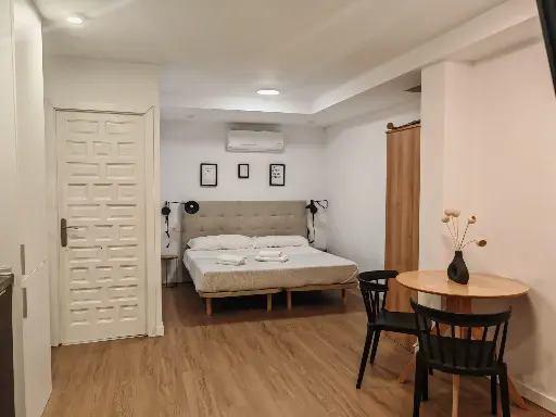 Studio junto a la Plaza de la Reina (La Seu)